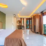 Luxury Villa *